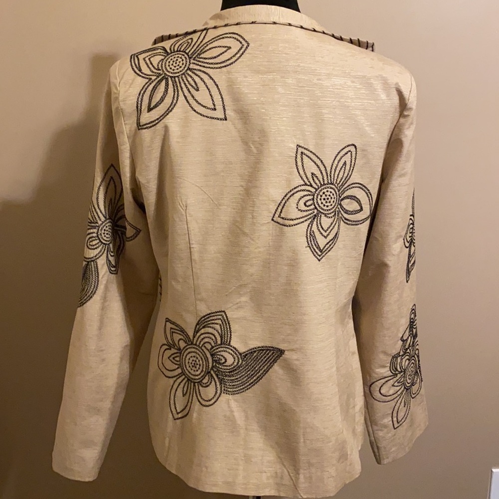 Jacket - Picture 4 of 5
